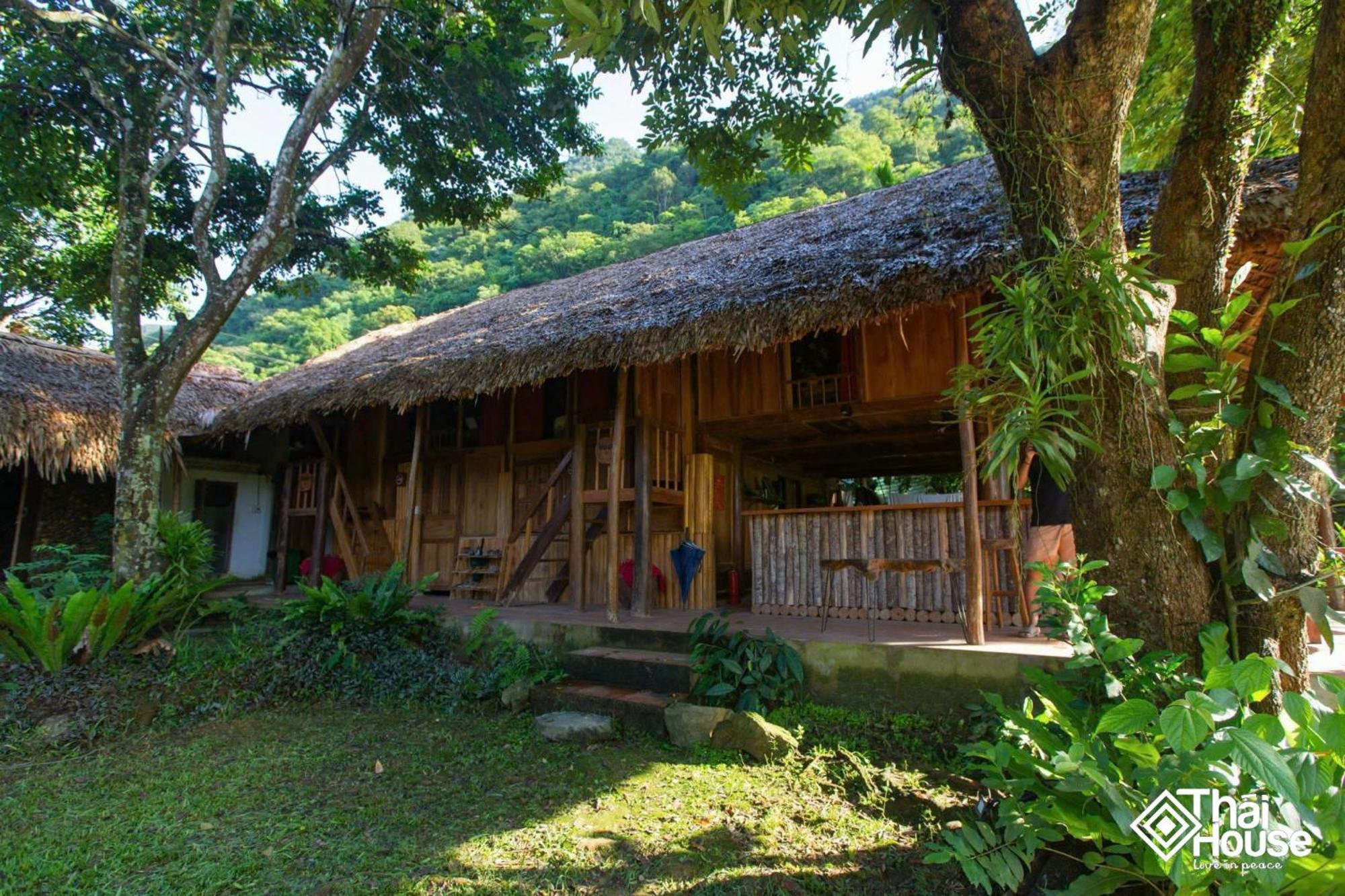 Thai House Pu Luong - Century Old Stilt House With Terrace Views Huong Ba Thuoc Exteriér fotografie