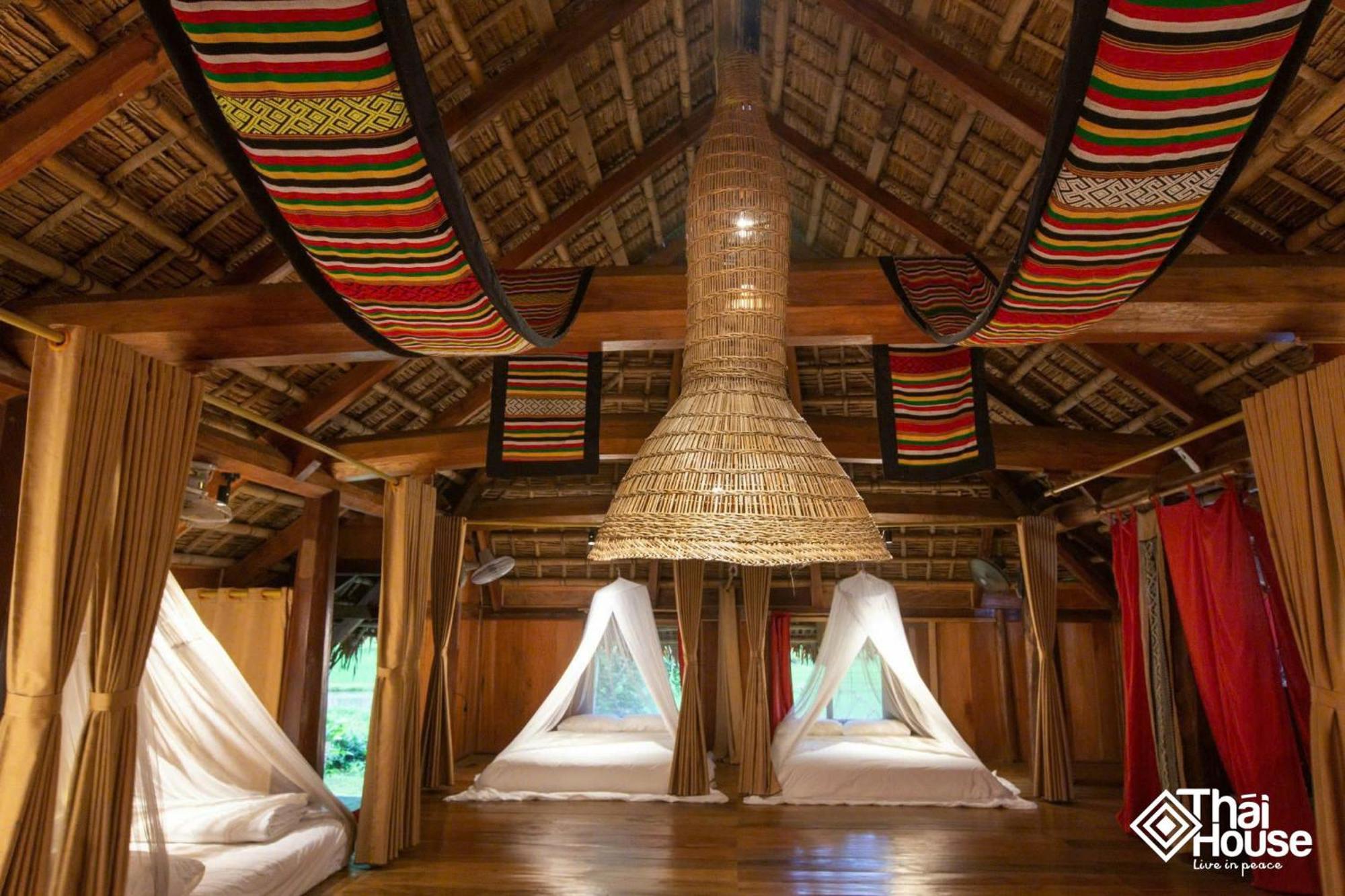 Thai House Pu Luong - Century Old Stilt House With Terrace Views Huong Ba Thuoc Exteriér fotografie