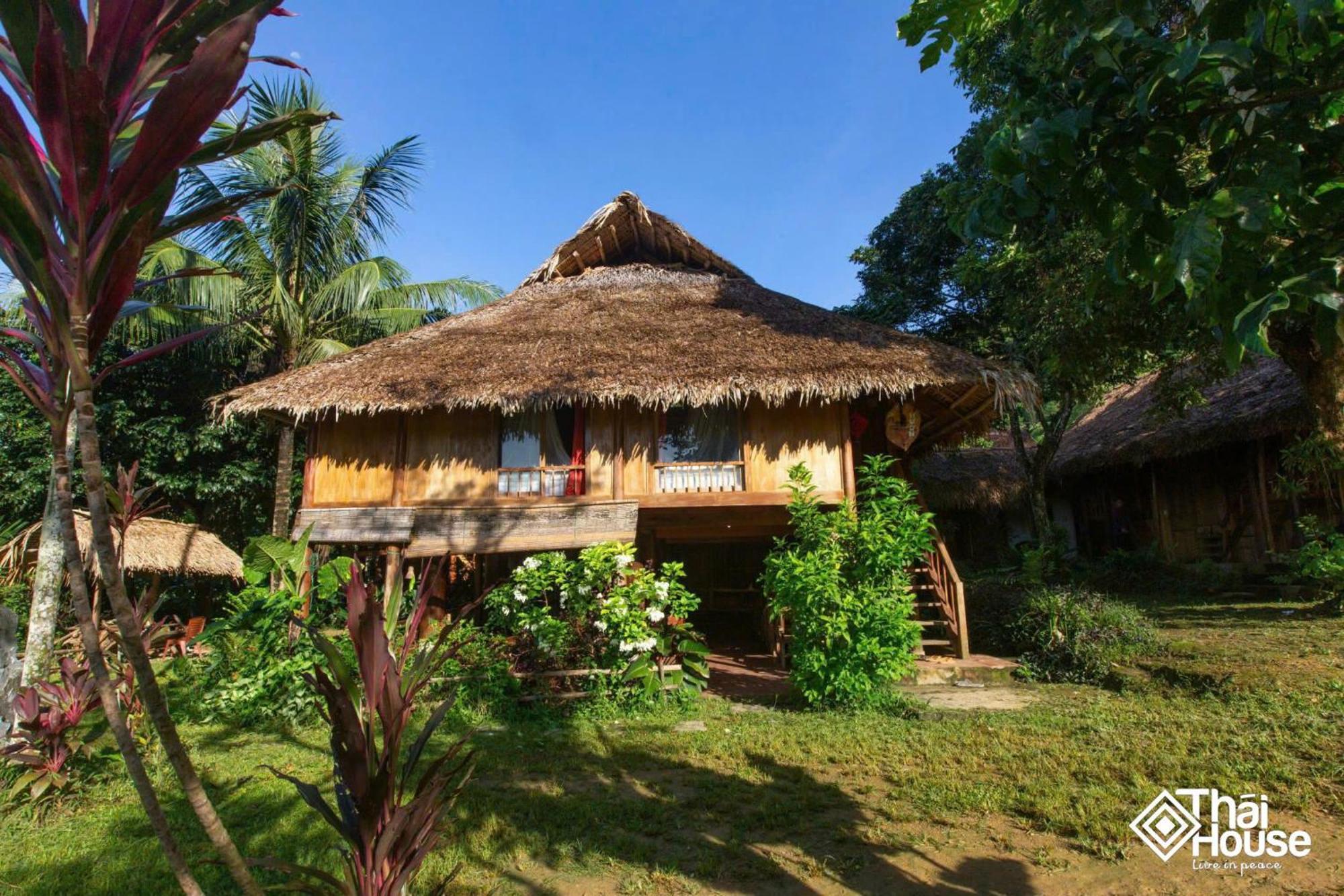 Thai House Pu Luong - Century Old Stilt House With Terrace Views Huong Ba Thuoc Exteriér fotografie